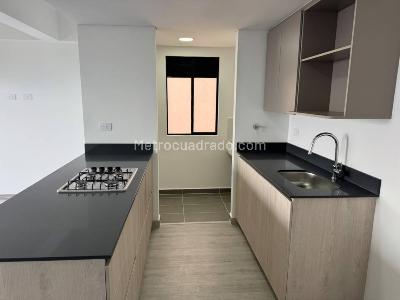 Apartamento de 3 alcobas en arriendo en Las Palmas, Medellín, 70 m² · foto 4 de 20