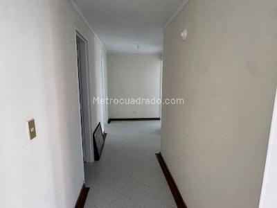 Apartamento de 3 alcobas en arriendo en Conquistadores, Medellín, 157 m² · foto 16 de 20