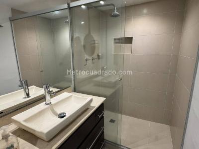 Apartamento de 3 alcobas en arriendo en Conquistadores, Medellín, 157 m² · foto 17 de 20