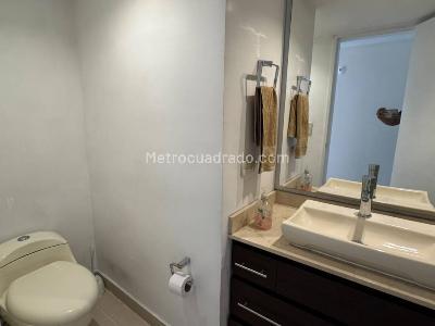 Apartamento de 3 alcobas en arriendo en Conquistadores, Medellín, 157 m² · foto 18 de 20