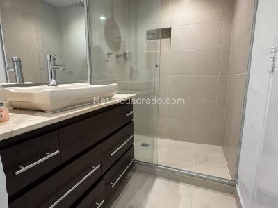 Apartamento de 3 alcobas en arriendo en Conquistadores, Medellín, 157 m² · foto 19 de 20