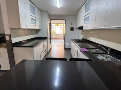 Apartamento de 3 alcobas en arriendo en Conquistadores, Medellín, 157 m² · foto 2 de 20