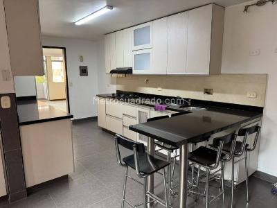 Apartamento de 3 alcobas en arriendo en Conquistadores, Medellín, 157 m² · foto 5 de 20