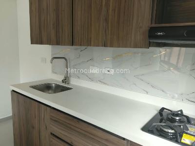 Apartaestudio en venta en El Poblado Loma Del Indio, Medellín, 59 m² · foto 3 de 16