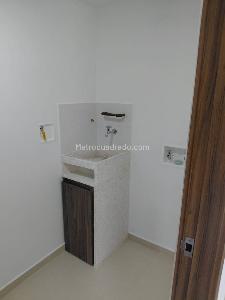 Apartaestudio en arriendo en Loma Del Indio, Medellín, 58 m² · foto 10 de 20