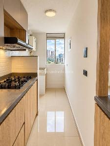 Apartamento de 2 alcobas en arriendo en Loma Del Indio, Medellín, 50 m² · foto 2 de 12