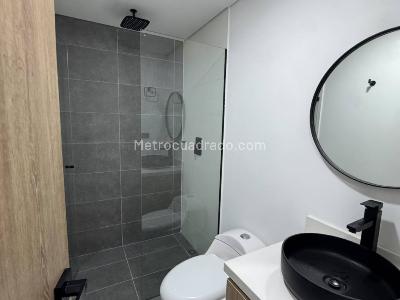 Apartamento de 2 alcobas en arriendo en Poblado Altos Delpoblado, Medellín, 70 m² · foto 15 de 17