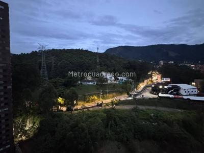 Apartamento de 2 alcobas en arriendo en Poblado Altos Delpoblado, Medellín, 70 m² · foto 5 de 17
