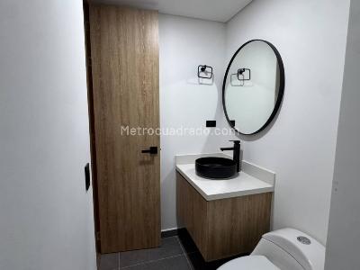 Apartamento de 2 alcobas en arriendo en Poblado Altos Delpoblado, Medellín, 70 m² · foto 12 de 16