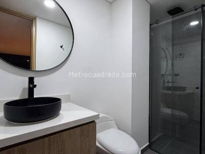 Apartamento de 2 alcobas en arriendo en Poblado Altos Delpoblado, Medellín, 70 m² · foto 13 de 16