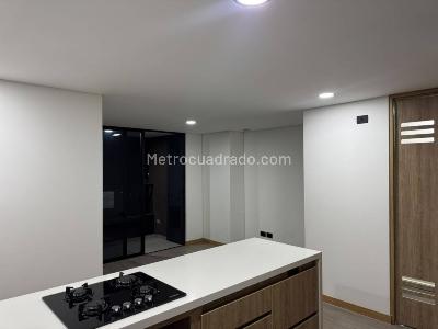 Apartamento de 2 alcobas en arriendo en Poblado Altos Delpoblado, Medellín, 70 m² · foto 3 de 16