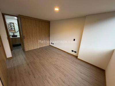 Apartamento de 2 alcobas en arriendo en Poblado Altos Delpoblado, Medellín, 70 m² · foto 11 de 13