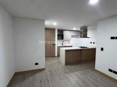 Apartamento de 2 alcobas en arriendo en Poblado Altos Delpoblado, Medellín, 70 m² · foto 4 de 13