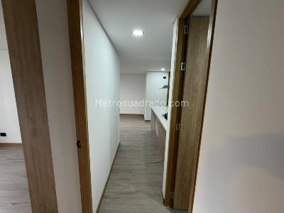 Apartamento de 2 alcobas en arriendo en Poblado Altos Delpoblado, Medellín, 70 m² · foto 8 de 13
