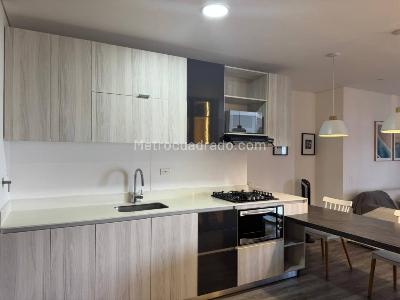 Apartaestudio en venta en El Poblado, Medellín, 58 m² · foto 7 de 13