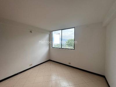 Apartamento de 2 alcobas en venta en Las Lomas, Medellín, 65 m² · foto 12 de 15
