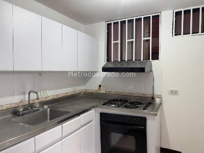 Apartamento de 2 alcobas en venta en Las Lomas, Medellín, 65 m² · foto 5 de 15