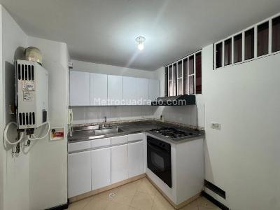 Apartamento de 2 alcobas en venta en Las Lomas, Medellín, 65 m² · foto 6 de 15