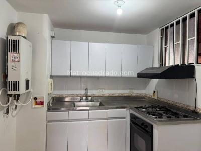Apartamento de 2 alcobas en venta en Las Lomas, Medellín, 65 m² · foto 7 de 15