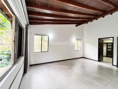 Casa de 3 alcobas en venta en Benedictinos, Envigado, 270 m² · foto 14 de 20