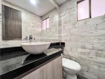 Casa de 3 alcobas en venta en Benedictinos, Envigado, 270 m² · foto 17 de 20
