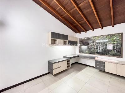 Casa de 3 alcobas en venta en Benedictinos, Envigado, 270 m² · foto 20 de 20