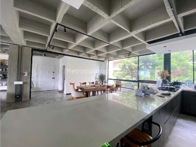 Apartamento en venta en El Poblado, Medellín · foto 6 de 17