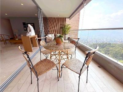 Apartamento de 4 alcobas en venta en El Poblado, Medellín, 259 m² · foto 3 de 18