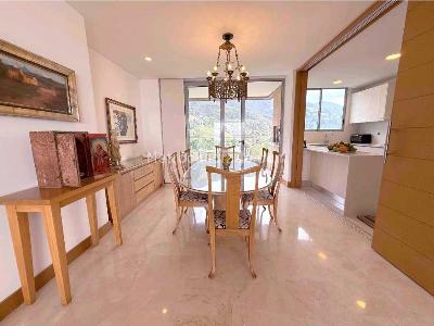 Apartamento de 4 alcobas en venta en El Poblado, Medellín, 259 m² · foto 8 de 18