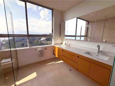 Apartamento de 4 alcobas en venta en El Poblado, Medellín, 259 m² · foto 11 de 18