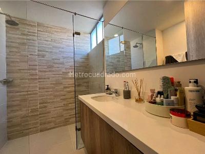 Apartamento en venta en El Poblado, Medellín · foto 13 de 20