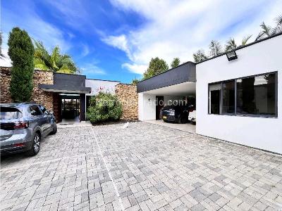 Casa de 4 alcobas en venta en Llanogrande, Rionegro, 353 m² · foto 2 de 20