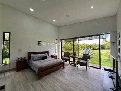 Casa de 4 alcobas en venta en Llanogrande, Rionegro, 353 m² · foto 18 de 20