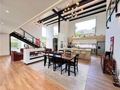 Casa de 5 alcobas en venta en Llanogrande, Rionegro, 795 m² · foto 2 de 20