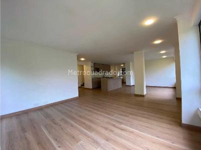 Apartamento de 3 alcobas en venta en El Poblado, Medellín, 127 m² · foto 8 de 20