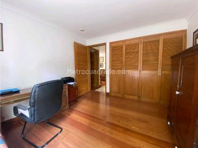 Apartamento de 4 alcobas en venta en Loma De Los Balsos, Medellín, 192 m² · foto 10 de 20