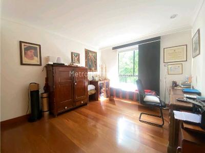 Apartamento de 4 alcobas en venta en Loma De Los Balsos, Medellín, 192 m² · foto 14 de 20