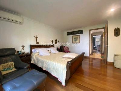 Apartamento de 4 alcobas en venta en Loma De Los Balsos, Medellín, 192 m² · foto 15 de 20