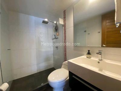Apartamento de 4 alcobas en venta en Loma De Los Balsos, Medellín, 192 m² · foto 16 de 20