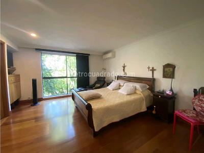 Apartamento de 4 alcobas en venta en Loma De Los Balsos, Medellín, 192 m² · foto 17 de 20