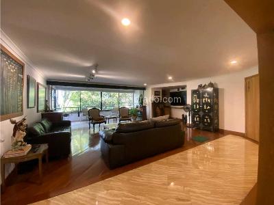 Apartamento de 4 alcobas en venta en Loma De Los Balsos, Medellín, 192 m² · foto 3 de 20