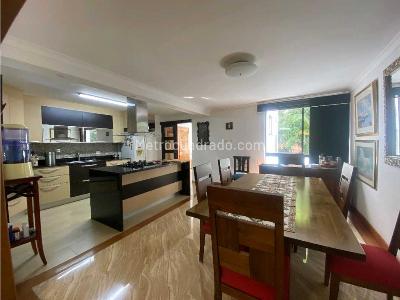 Apartamento de 4 alcobas en venta en Loma De Los Balsos, Medellín, 192 m² · foto 4 de 20