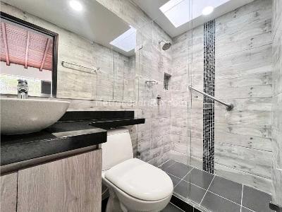 Casa de 4 alcobas en venta en Sur, Envigado, 274 m² · foto 11 de 19