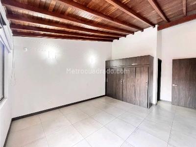 Casa de 4 alcobas en venta en Sur, Envigado, 274 m² · foto 12 de 19