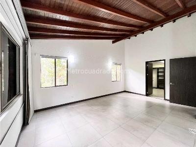 Casa de 4 alcobas en venta en Sur, Envigado, 274 m² · foto 14 de 19