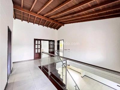 Casa de 4 alcobas en venta en Sur, Envigado, 274 m² · foto 6 de 19