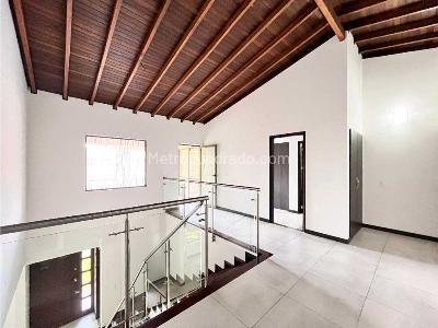 Casa de 4 alcobas en venta en Sur, Envigado, 274 m² · foto 7 de 19