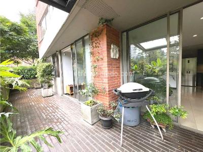 Apartamento de 2 alcobas en venta en El Poblado, Medellín, 104 m² · foto 4 de 20