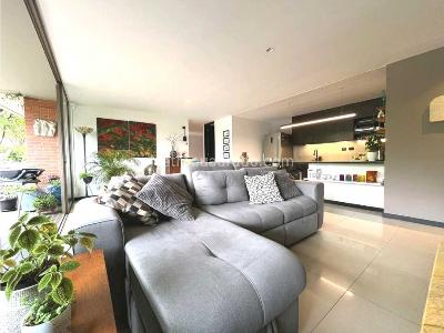 Apartamento de 2 alcobas en venta en El Poblado, Medellín, 104 m² · foto 8 de 20