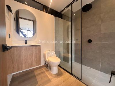 Apartaestudio en venta en El Poblado, Medellín, 43 m² · foto 7 de 18